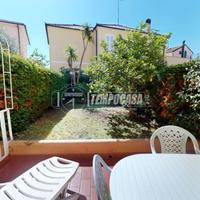 Bilocale con doppio sfogo e box auto