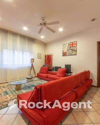 STRAORDINARIO APPARTAMENTO AUTONOMO SU DUE LIVELLI