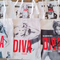 Tote bag nuove di Guess con  Gazette e segnalibro