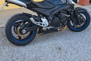 suzuki gsr 600 2010 full black