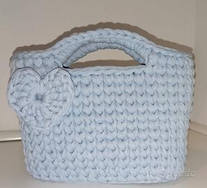 Borsa artigianale con portachiavi in tinta