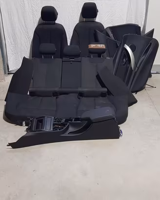 BMW SERIE 3 F30 F31 TAPPEZZERIA SEDILI BRACCIOLO