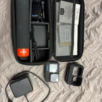 GoPro Hero 11 con vari accessori