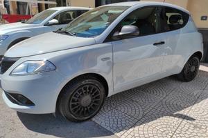 Lancia Ypsilon 2021 1.0 hybrid ubs aux bluetooth