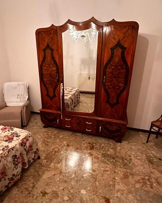 Armadio antiquariato