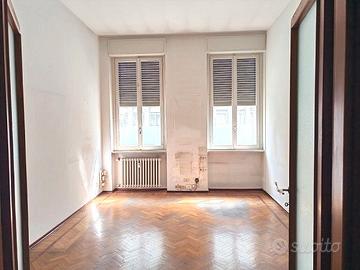 Ufficio luminoso tre vani centro biella