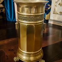 portaombrelli intagliato e piedi Zoomorfi Leonini