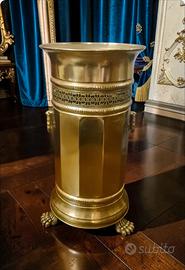 portaombrelli intagliato e piedi Zoomorfi Leonini