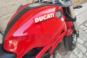 Ducati Monster 696