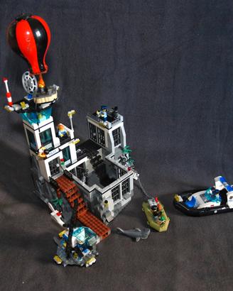 LEGO City 60130 – Prison Island