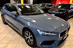 VOLVO V60 B4 (d) automatico Core UNIPRO - KM CER