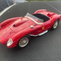 Modellino ferrari 250 testarossa scala 1:18 burago