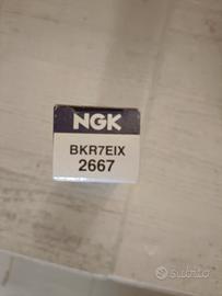 4 candele per auto NGK Iridium