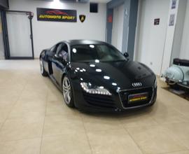 Audi R8 4.2 V8 FSI quattro R tronic