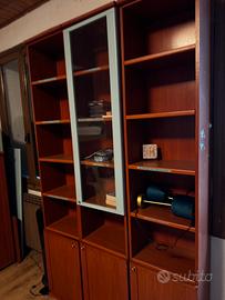 Mobile in legno a scaffale