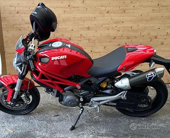 Ducati monster 696