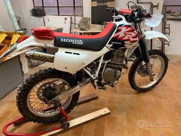 Honda XR 600 Dall’Ara 1990 restaurata