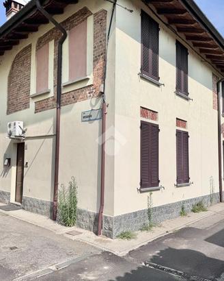 CASA INDIPENDENTE A CASARILE