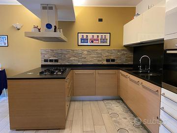 Cucina moderna completa