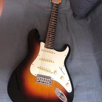 Chitarra elettrica 4/4 Clash