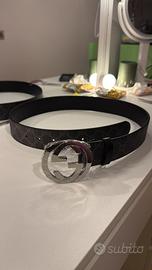 Cintura Gucci nera con logo