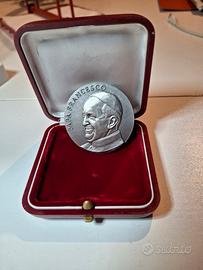 Moneta con raffigurazione Papa Francesco