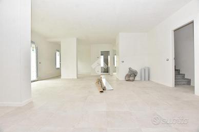 3 LOCALI A POZZUOLO MARTESANA