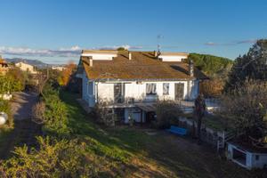 Villa singola con ampio parco privato