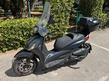 Beverly 300