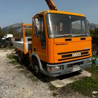 Iveco eurocargo 65/12 con gru