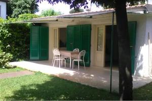 Casina con giardino a Le Focette per AGOSTO