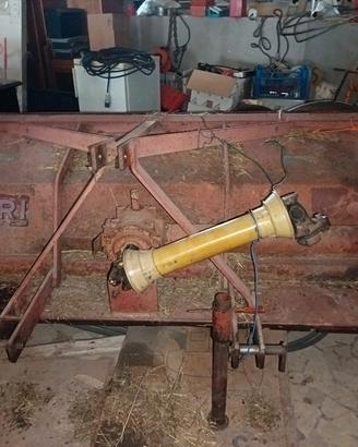 Trincia da 200 e 150 Spandiconcime 600 Retro escav