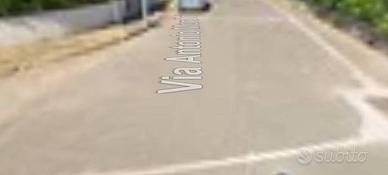 Immobile in asta di 93 m² con box auto a Guidonia 