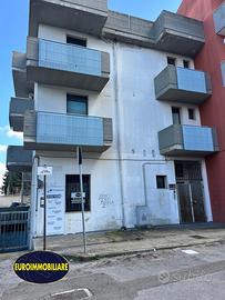 Intero stabile uso ufficio