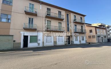 4 LOCALI AUTONOMO CON CANTINA