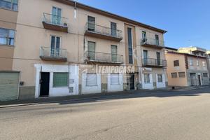 4 LOCALI AUTONOMO CON CANTINA