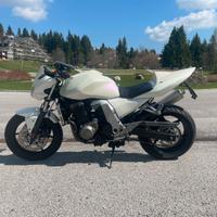 Moto kawasaky Z750