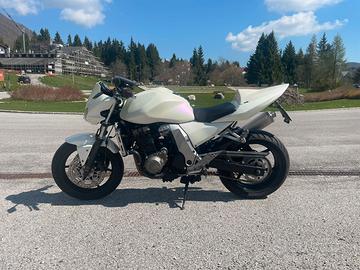 Moto kawasaky Z750