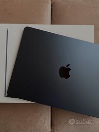 MacBook Air 13” M4 + Custodia