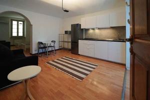 Bilocale centro Novara arredato nuovo con Box