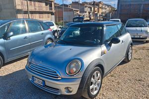 Mini Cooper 1.6 benzina tenuta benissimo