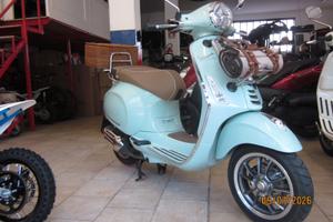 Vespa Primavera 125 scooter