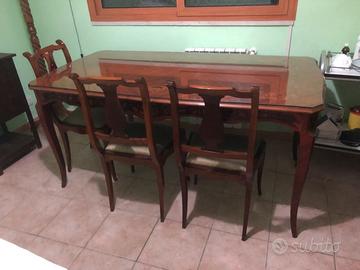 TAVOLO RETTANGOLARE CON INTARSIO FLOREALE E SEDIE