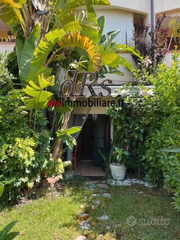 Pisticci Marina. Villetta a schiera con giardino