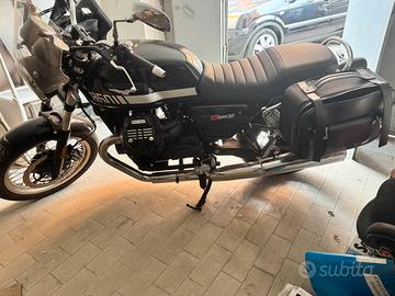 Moto Guzzi V7 850