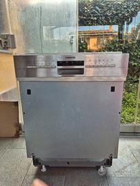 Lavastoviglie Siemens da incasso con errore E24
