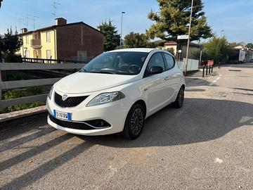 Lancia Ypsilon 1.2 Gold 69cv