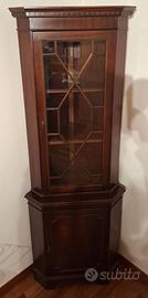 Angoliera con vetrinetta