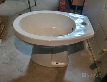 coppia di sanitari bagno 