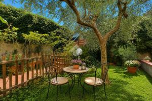 CASA INDIPENDENTE A CARMIGNANO